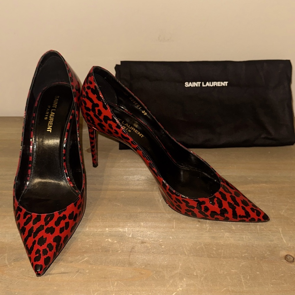 Saint Laurent Red and Black Leopard Print Patent Leather Pumps